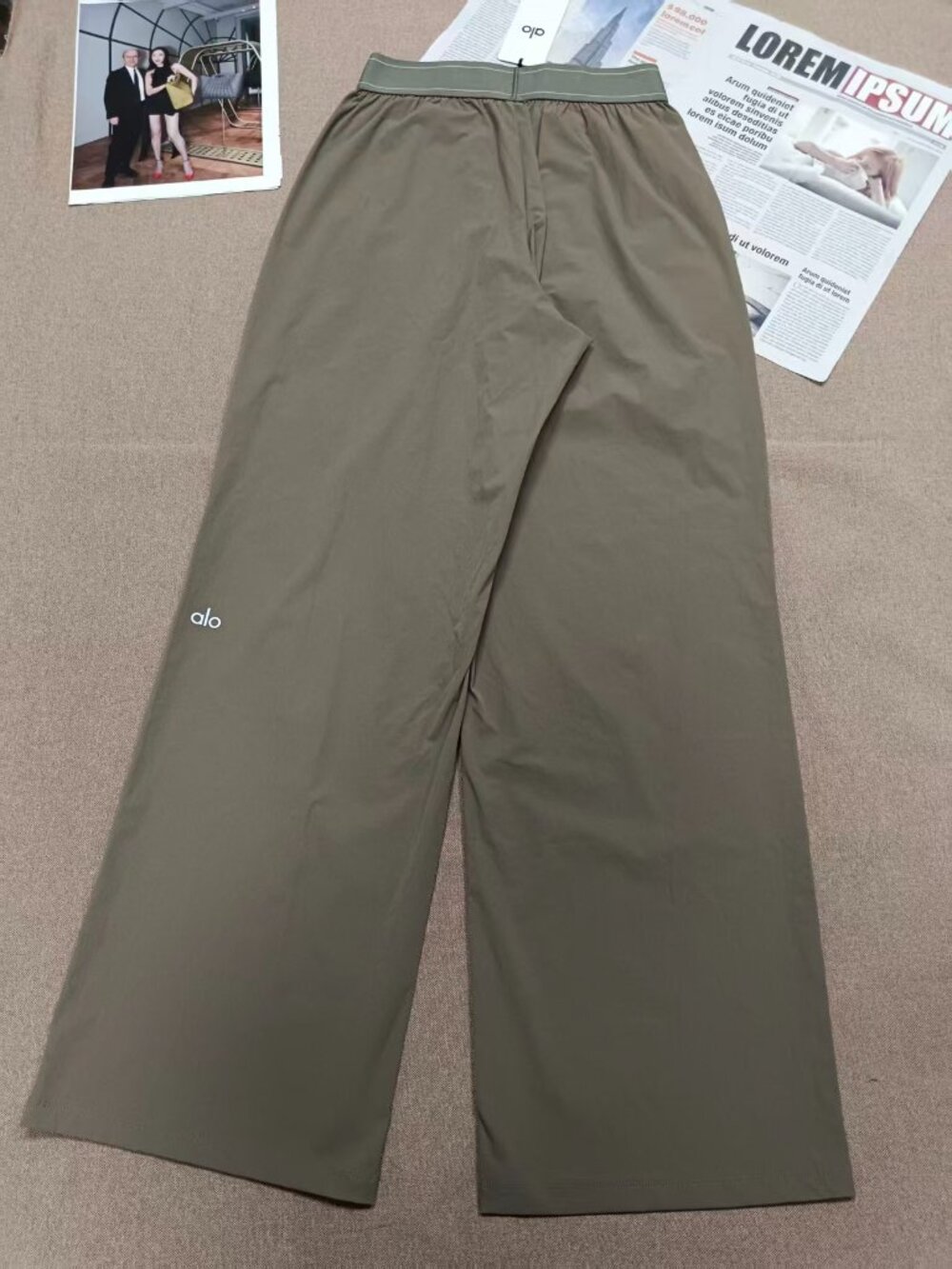ALO Yoga Suit Up Trouser🥰Olive Straight Leg Easy Everyday🌴Regular/Limited/NWT - Picture 6 of 8